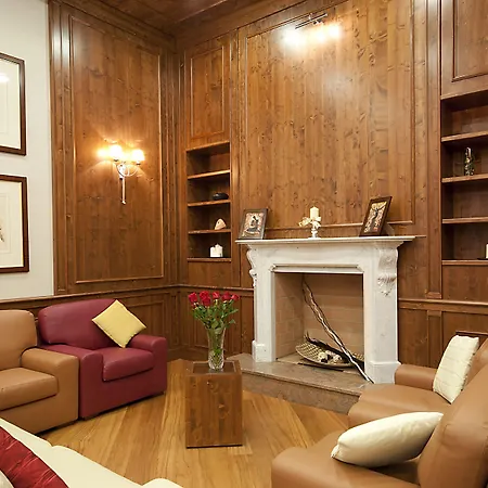 Domus Australia Hotel 4*