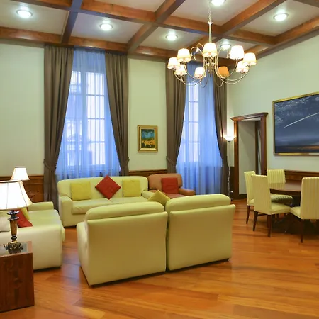 Domus Australia Hotel