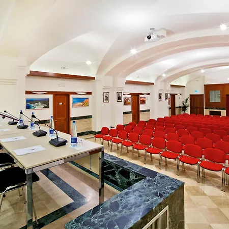 Domus Australia Hotel