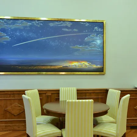 Domus Australia Hotel