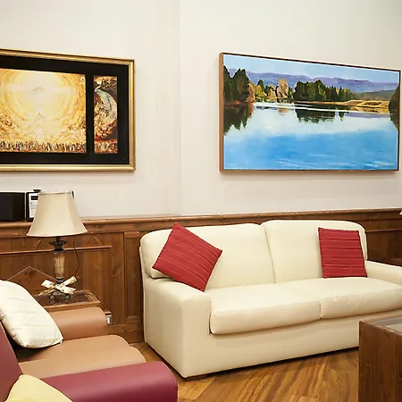 Domus Australia Hotel