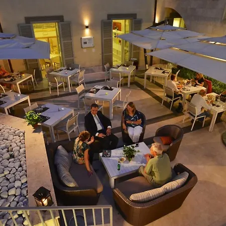 Hotel Domus Australia