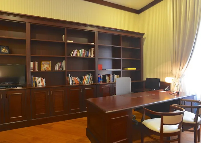 Domus Australia Hotel 4*