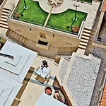 Domus Australia 4*