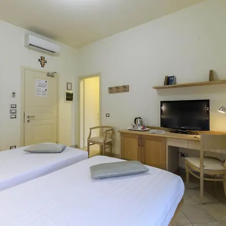 Domus Australia Otel 4*