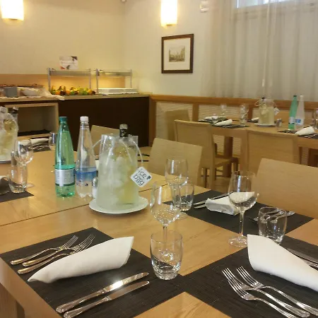 Domus Australia 4* Řím